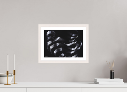 34,9 x 25 cm, Papier mit Holzrahmen, weiß Duell &amp; Duett